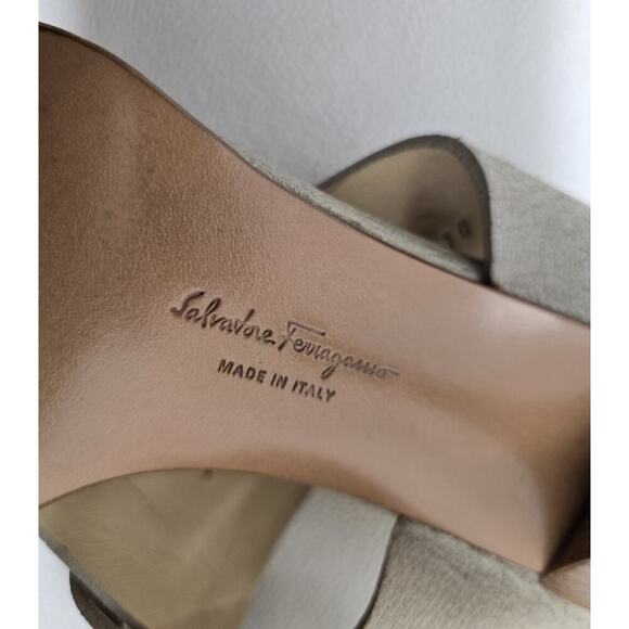 Salvatore Ferragamo Slides Sandals Women 8 B T-Strap Shoes Putty Leather - Picture 9 of 10